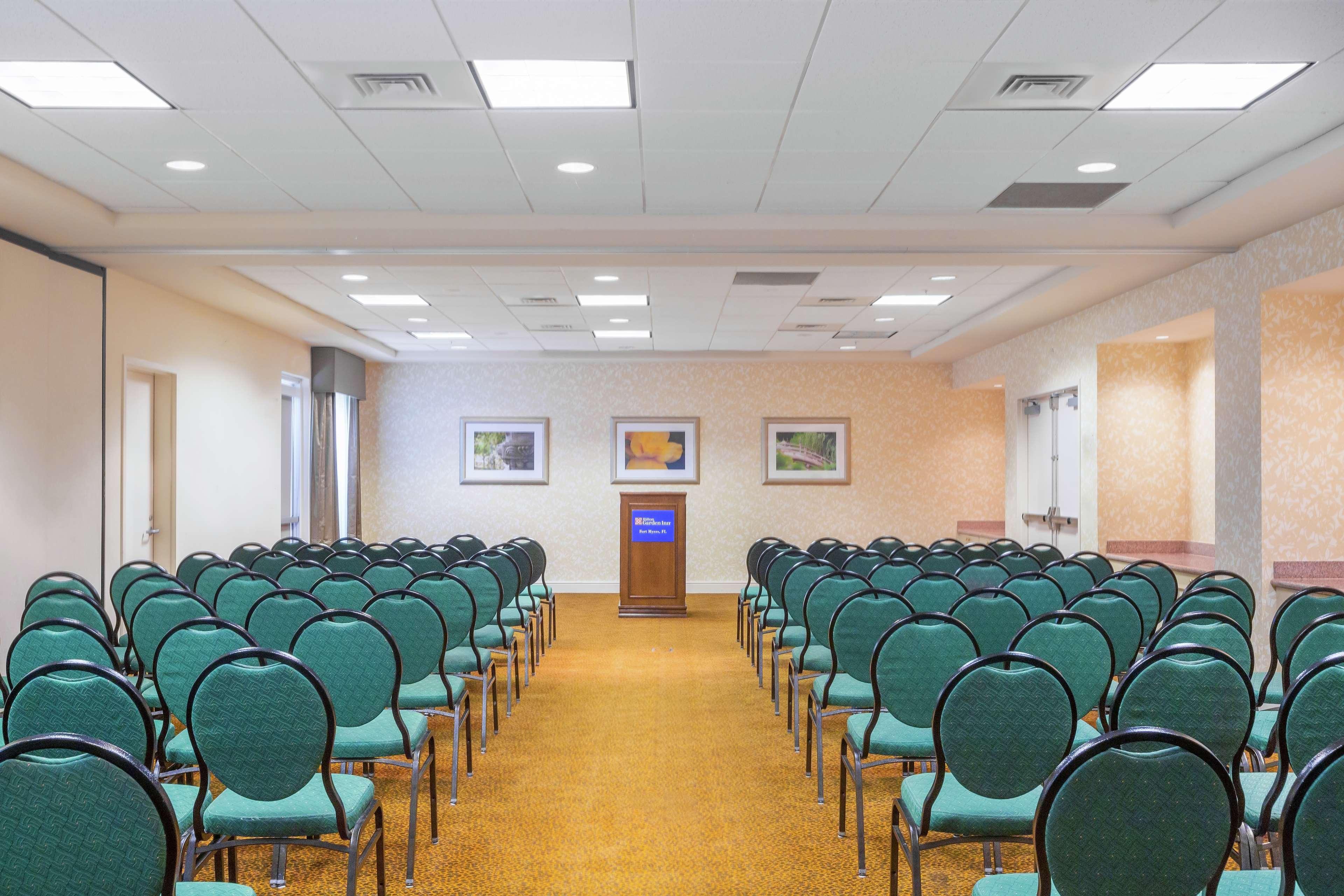 Hilton Garden Inn Fort Myers Exterior foto