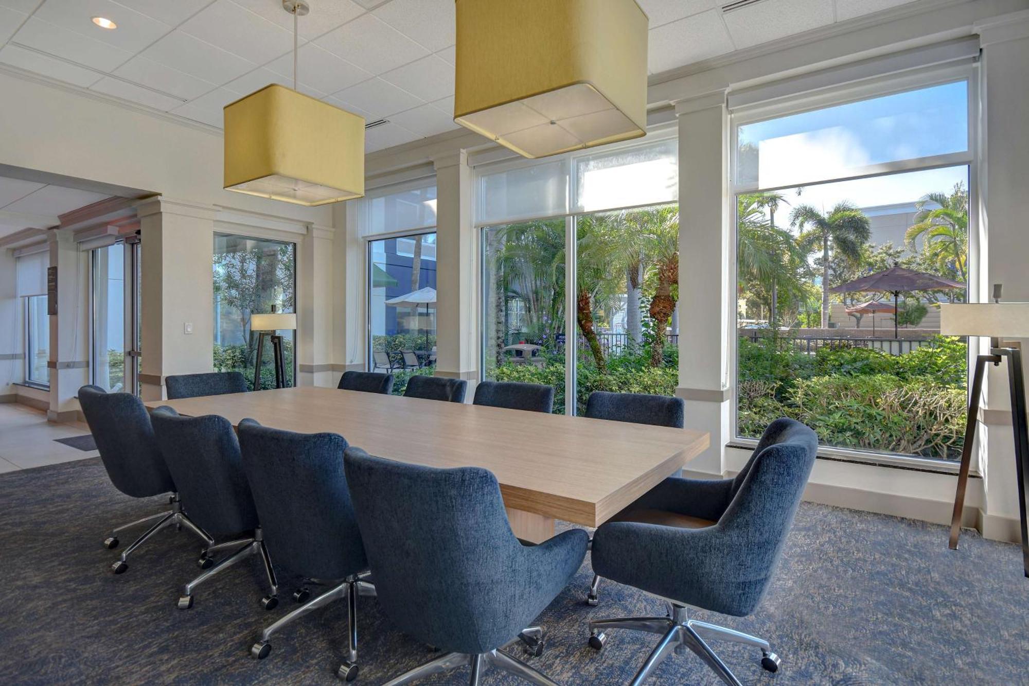 Hilton Garden Inn Fort Myers Exterior foto